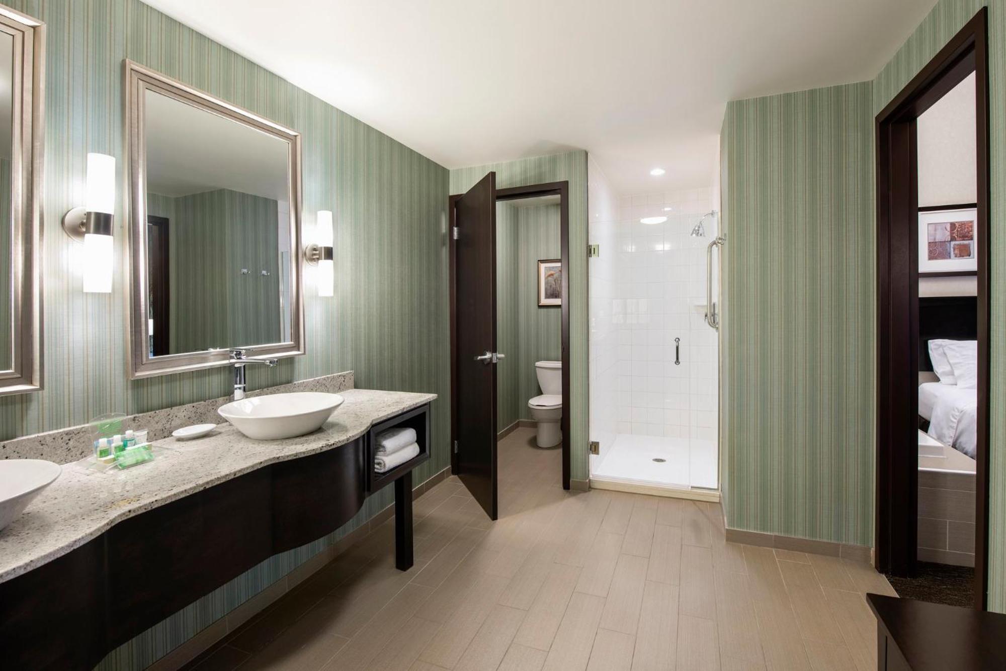 Holiday Inn Saskatoon Downtown By Ihg Bagian luar foto