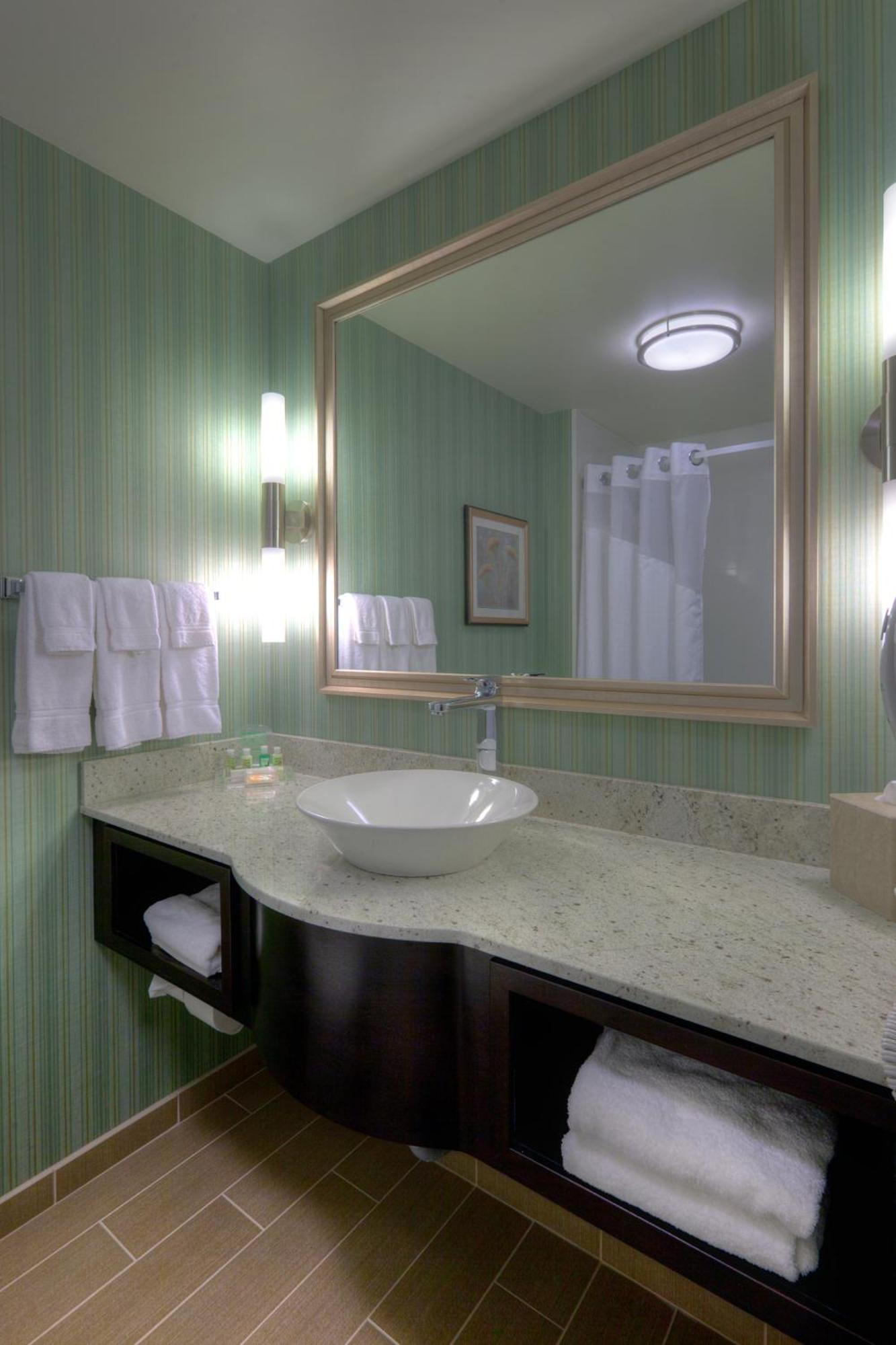 Holiday Inn Saskatoon Downtown By Ihg Bagian luar foto