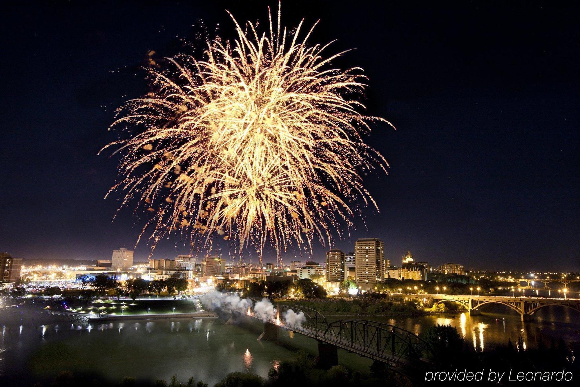 Holiday Inn Saskatoon Downtown By Ihg Bagian luar foto